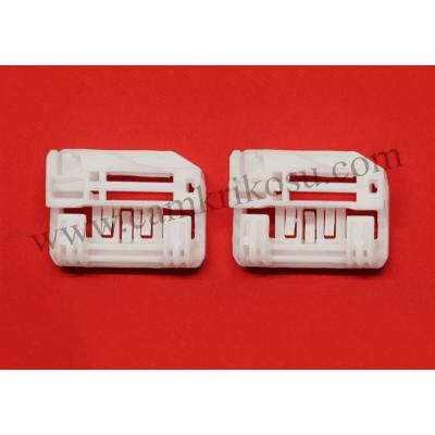 (2007-2012) HYUNDAİ İ30 CAM KRİKO PLASTİĞİ ÖN SOL (OEM CODE: 824702L040-824712L001)